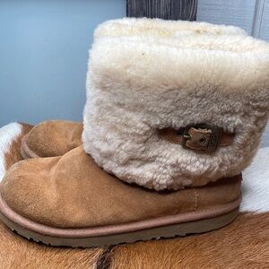 Womens UGG winter boots size 6 check them out very nice thanks 🙏